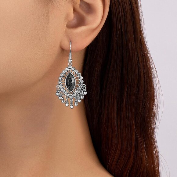 Elegant Indian Jewelry Set for Women: Necklace & Earrings - Oxidized Antique Des - Picture 3 of 7